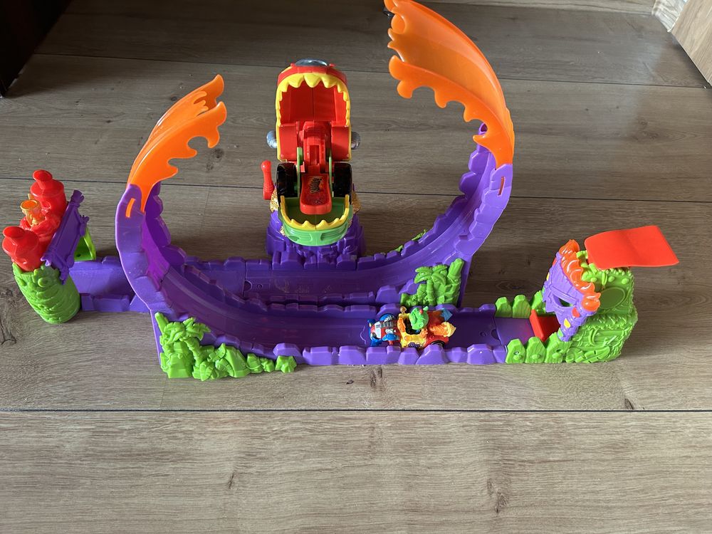 T racers wyrzutnia smoka z autkiem dragon loop
