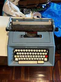 Máquina de Escrever Olivetti Studio 46