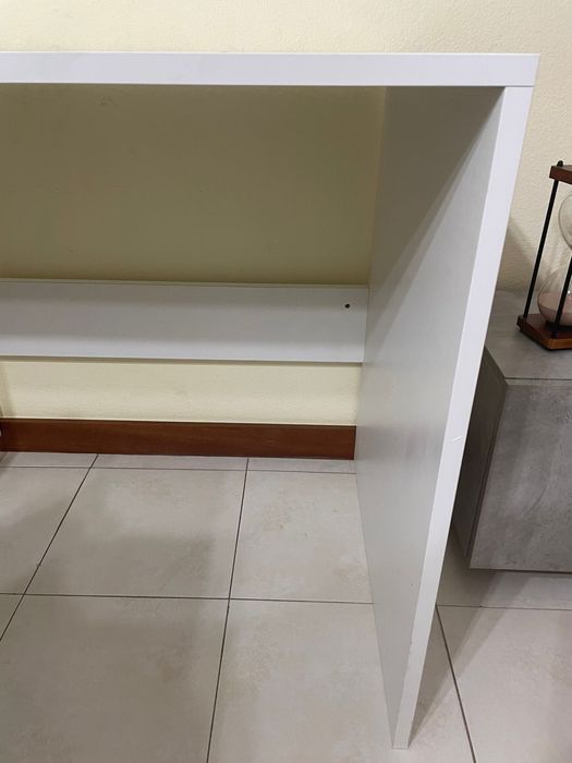 Mesa secretária Branca