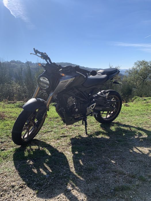 Honda CB125R – Excelente estado! Poucos kms!