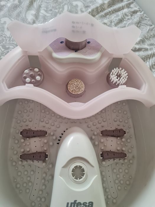 Banheira hidromassagem e aquecedor cera