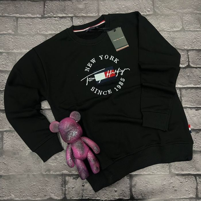 РАСПРОДАЖА СКЛАДА!Женская кофта TOMMY HILFIGER черного цвета ,свитшот