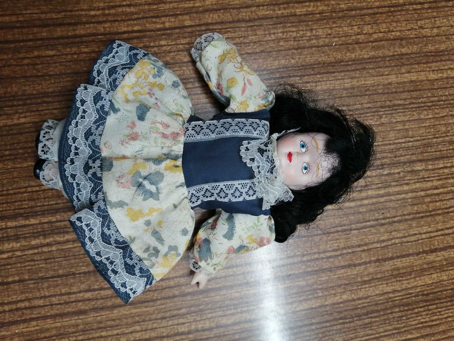 Bonecas porcelana Varias