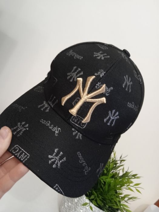 Czapka z daszkiem bejsbolówka czarna regulowana unisex