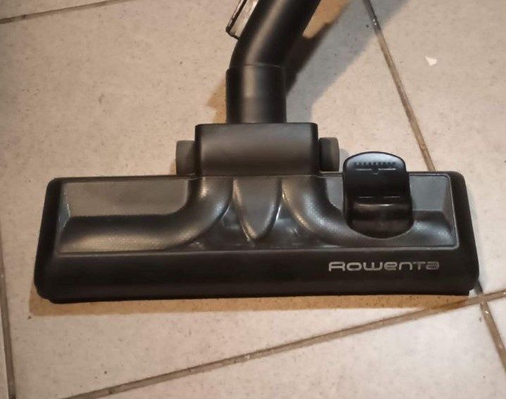 Пылесос с контейнером для уборки Rowenta RO3731EA