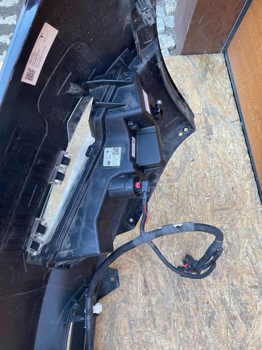 tesla model 3 zderzak halogeny przód