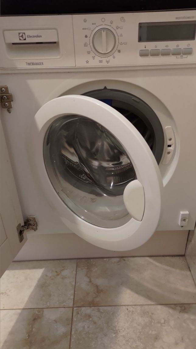 Pralka Electrolux do zabudowy model EWG147540W