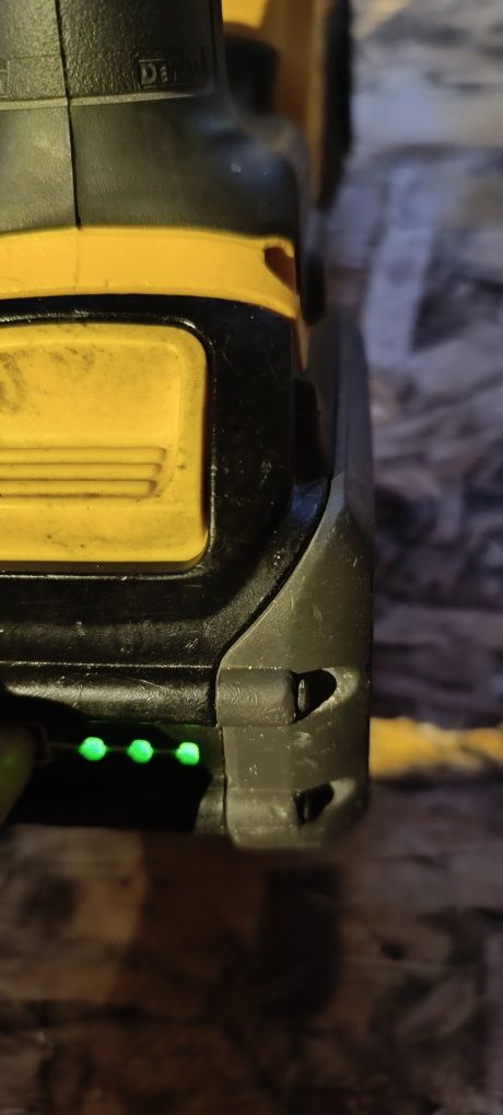 Wyrzynarka DeWalt dcs 331 plus Aku 6ah flexvolt