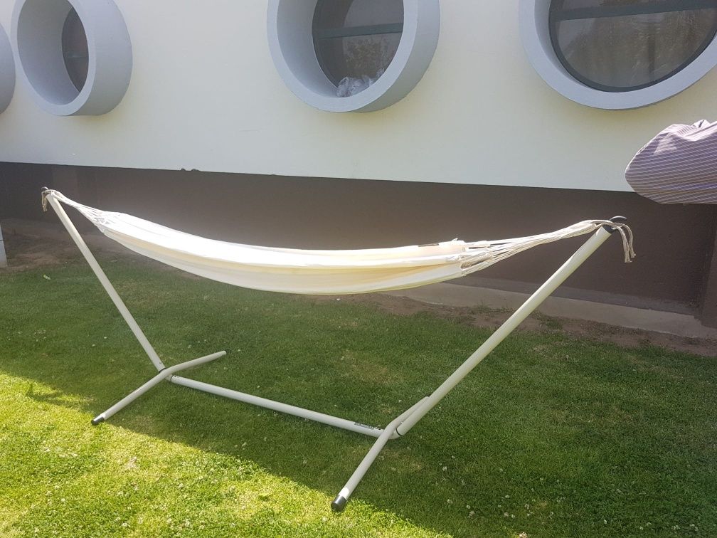 STAND em aço para cama de descanso