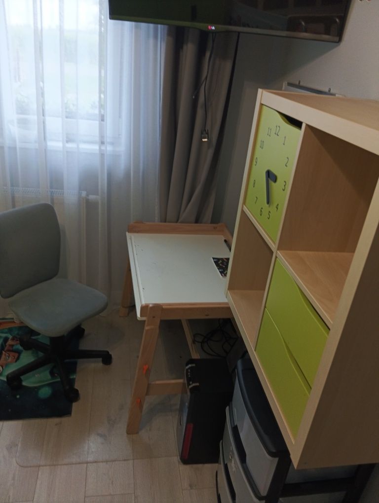 Biuro szafka fotel