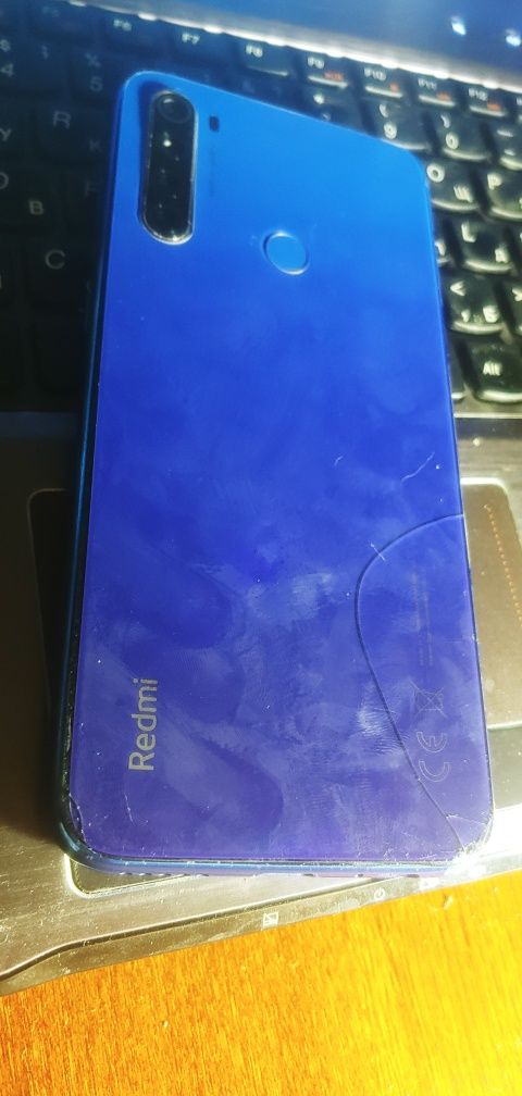 Продам на запчасти телефон Redmi note 8T