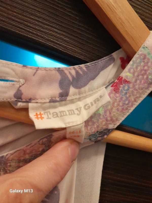 Letnia sukienka w motyle