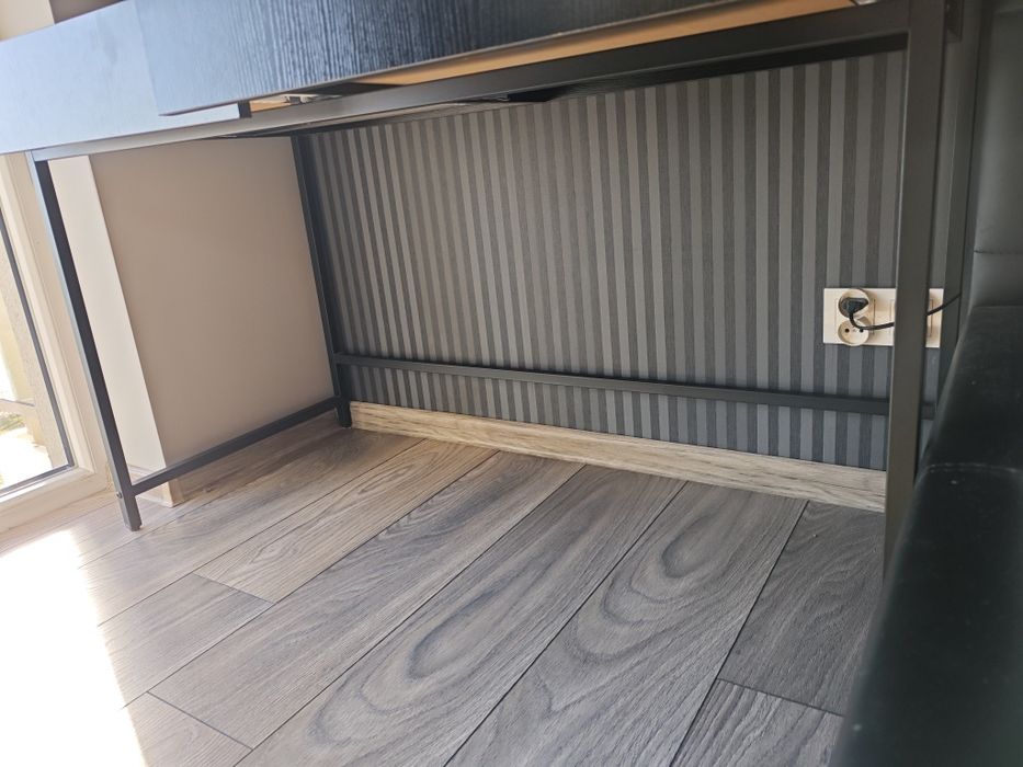 Czarne biurko z szufladami blat 120cm z półką