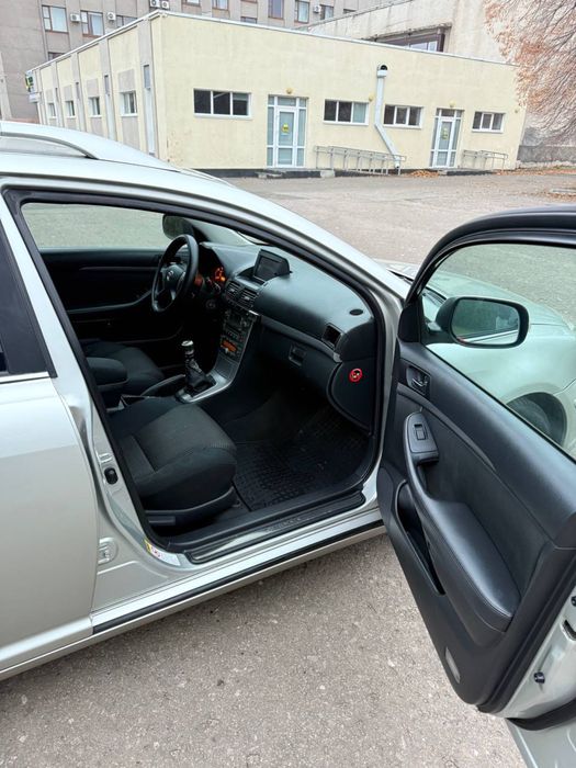 Toyota Avensis 2008р restayling 2,2d механіка 6ступка ідеальний стан
