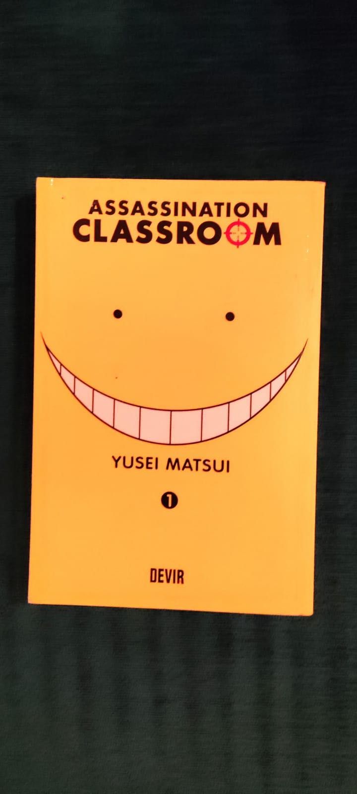 Livros mangás Jojo's Bizarre Adventure e Assassination Classroom