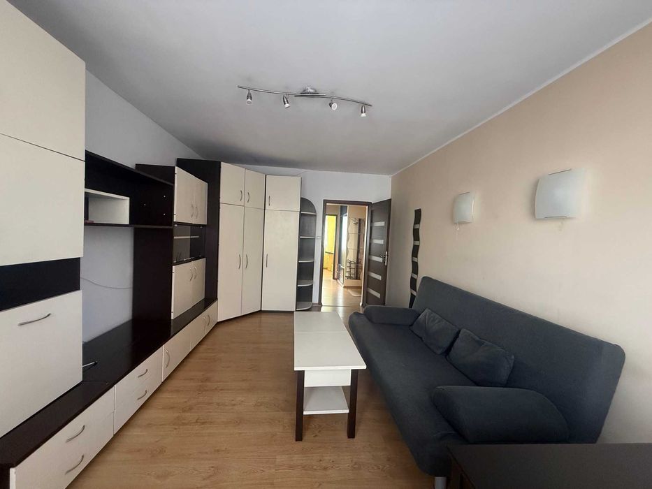 Meblościanka, biurko, krzesło obrotowe, stolik. Za darmo.