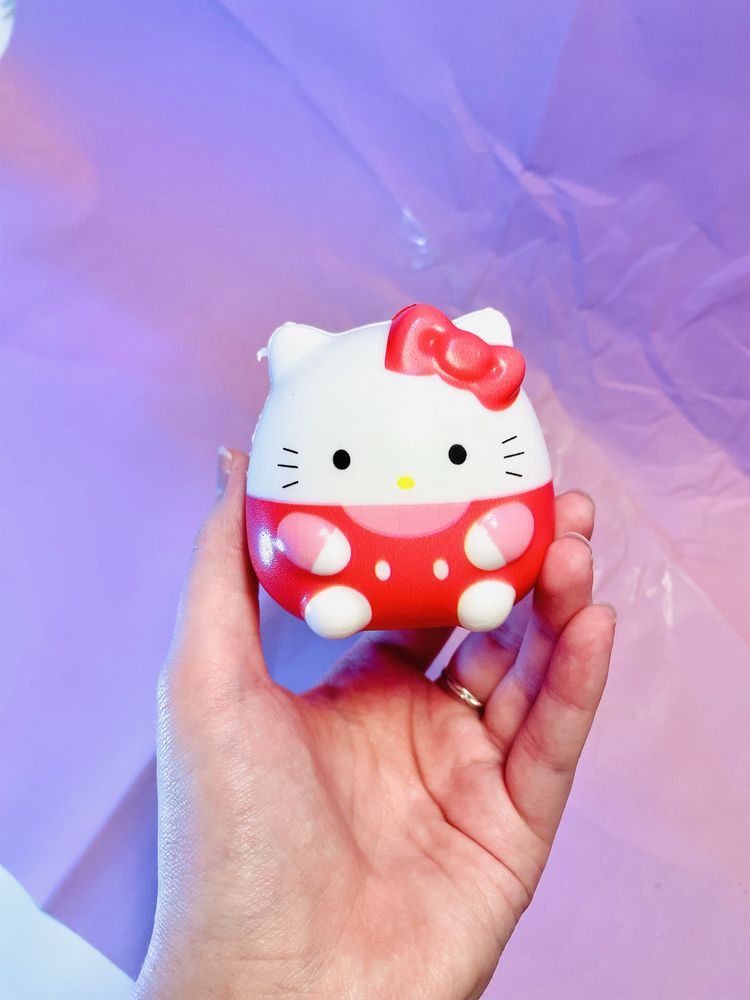 Nowa czerwona zabawka antystresowa Hello Kitty