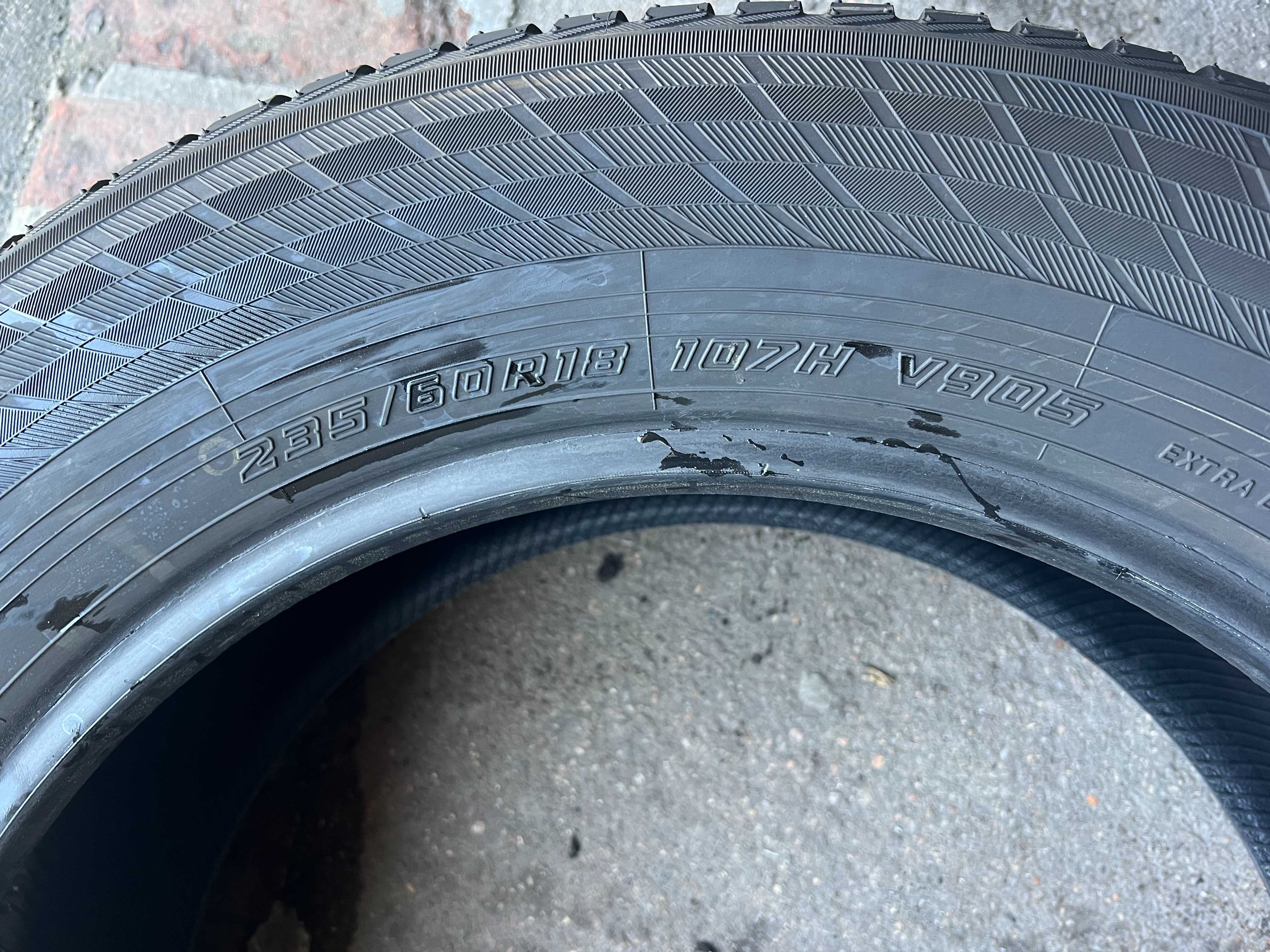 Komp. opon Yokohama 235/60R18