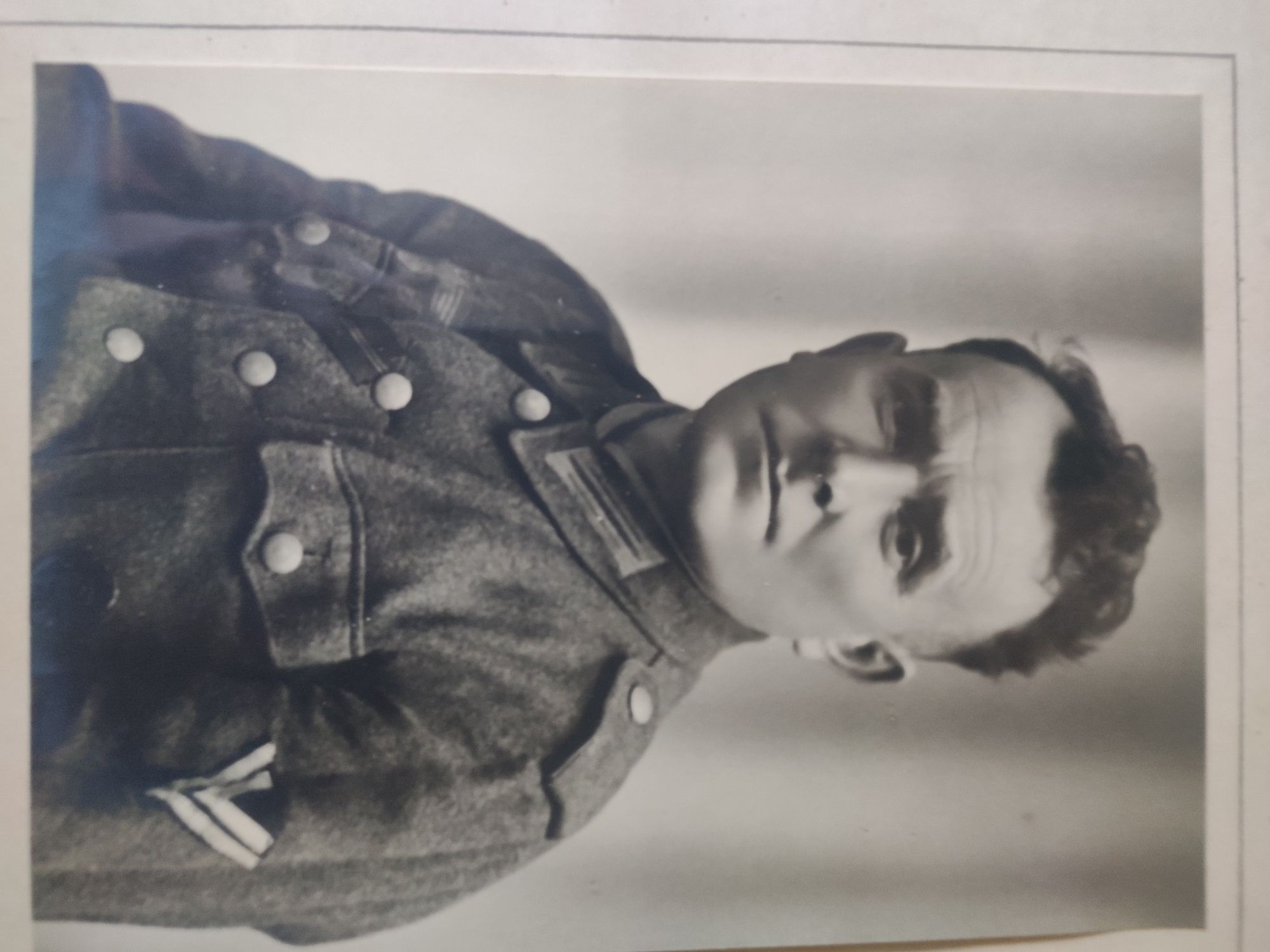 Stary portret, zdjęcie żołnierza Wehrmachtu. CENA ZA DWA ZDJĘCIA!!!