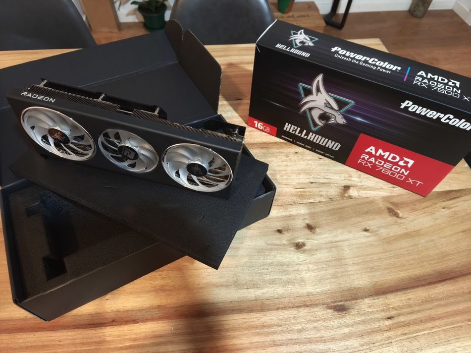 I7 12700 + Strix B660 + 7800 XT + Corsair 32GB DDR5 + Samsung 512 NVME