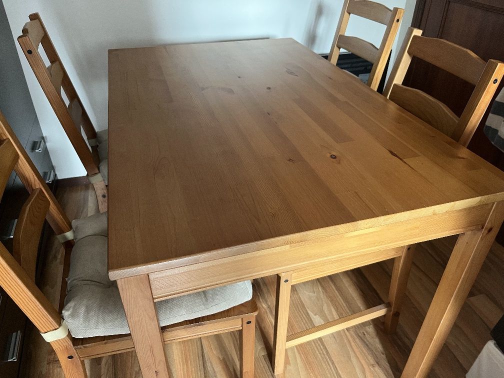 Mesa + 4 cadeiras ikea