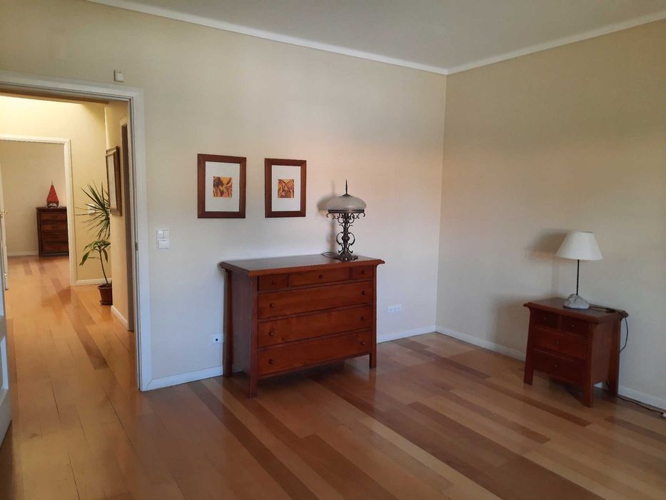 Cómoda e 2 mesas de cabeceira