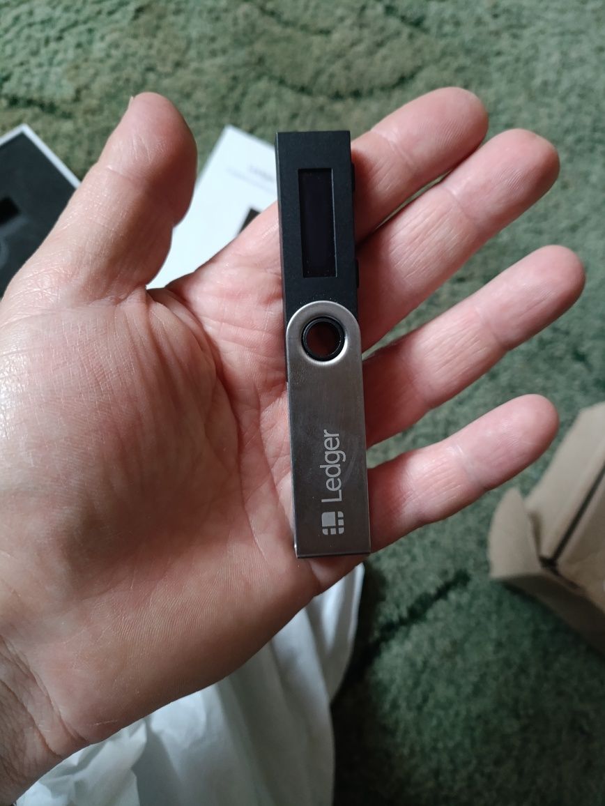 Криптокошелёк LEDGER NANO S