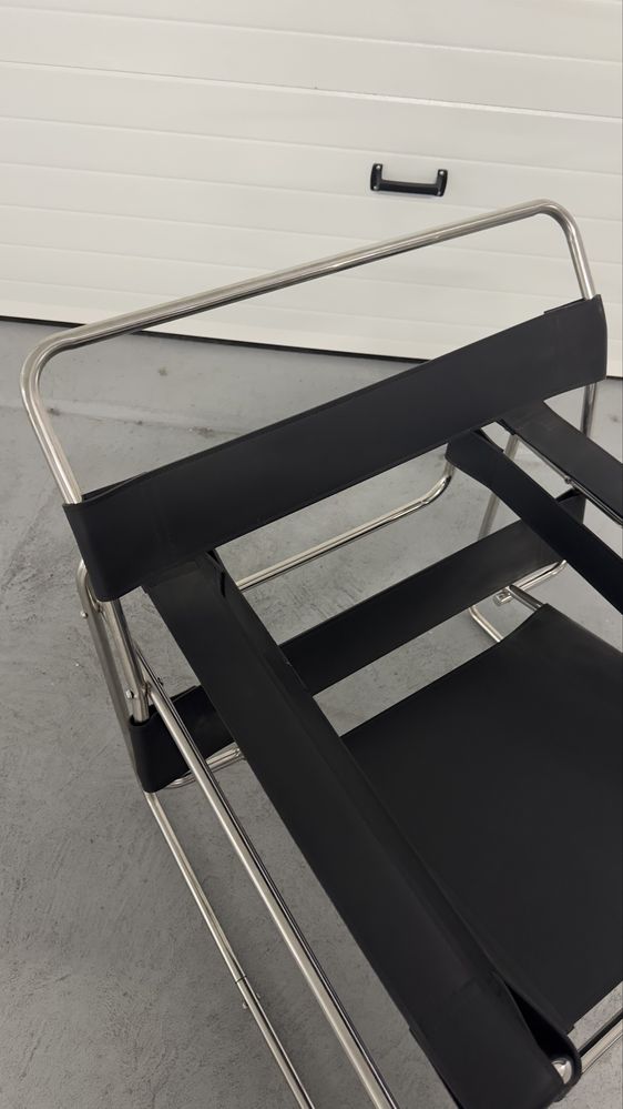 Cadeirão design wassily