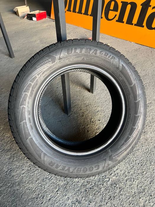 Шини 215/65 r16 Goodyear Ultra Grip Зима (262)