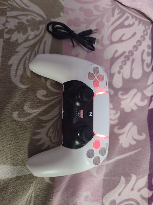 Срочно продам Безпровідний два ігрових джойстика BORN P49  для PS4,