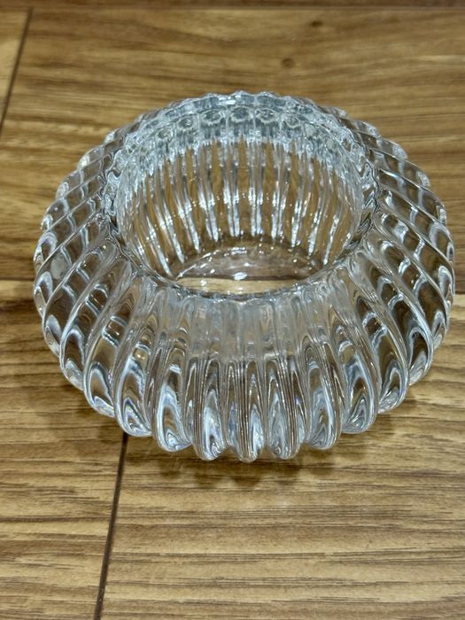 Szklany świecznik wotywny na tealight, prawdopodobnie Baccarat Mille