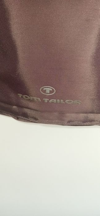 Mala Tom Taylor, castanha