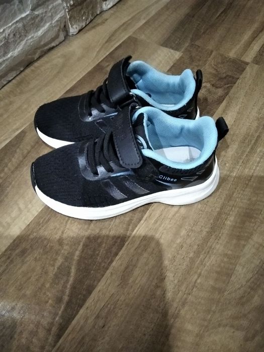 Buty dla chłopca r. 29 dl wkładki 17cm