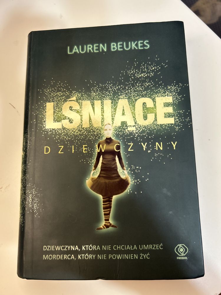 Lśniące dziewczyny Lauren Beukles