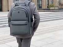 Mochila viagem cor cinza