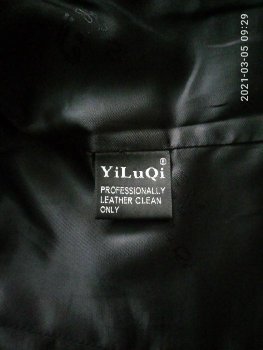 Женская кожаная куртка YiLuQi S ( р.42-44) черного цвета на молнии