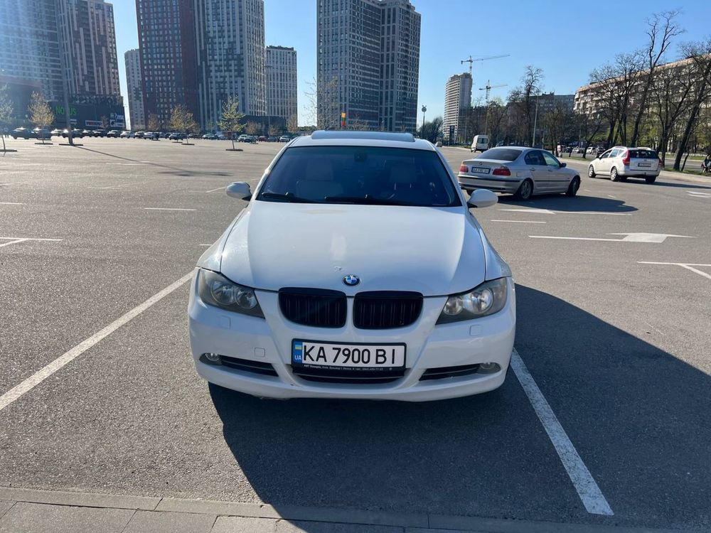 Продам BMW e90 3.0