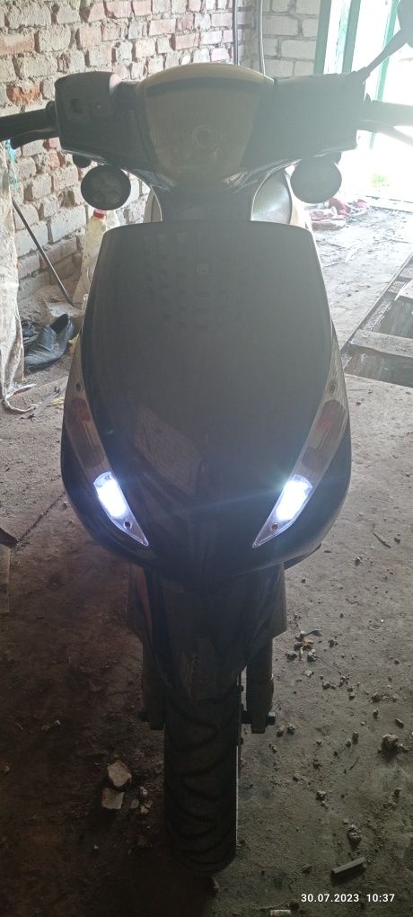 Продам скутер Piaggio ZIP