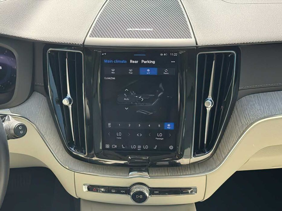 Volvo XC60 ULTIMATE      2023