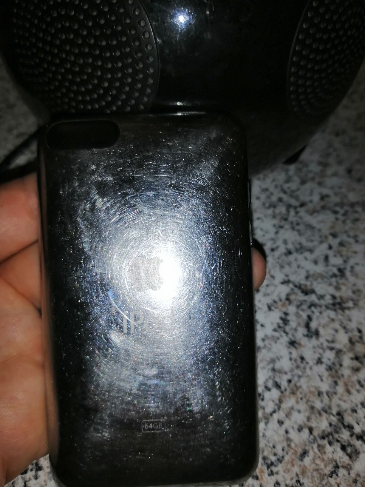 Колонка  три в одному  iPod, FM радио та годинник