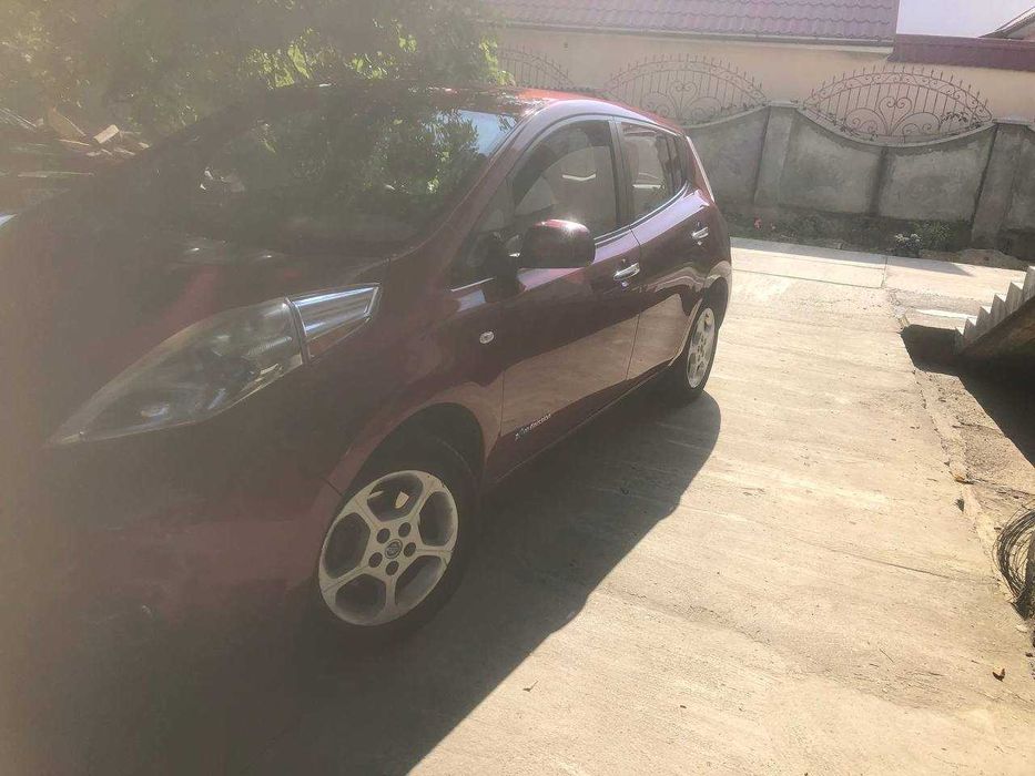 Nissan Leaf 2011