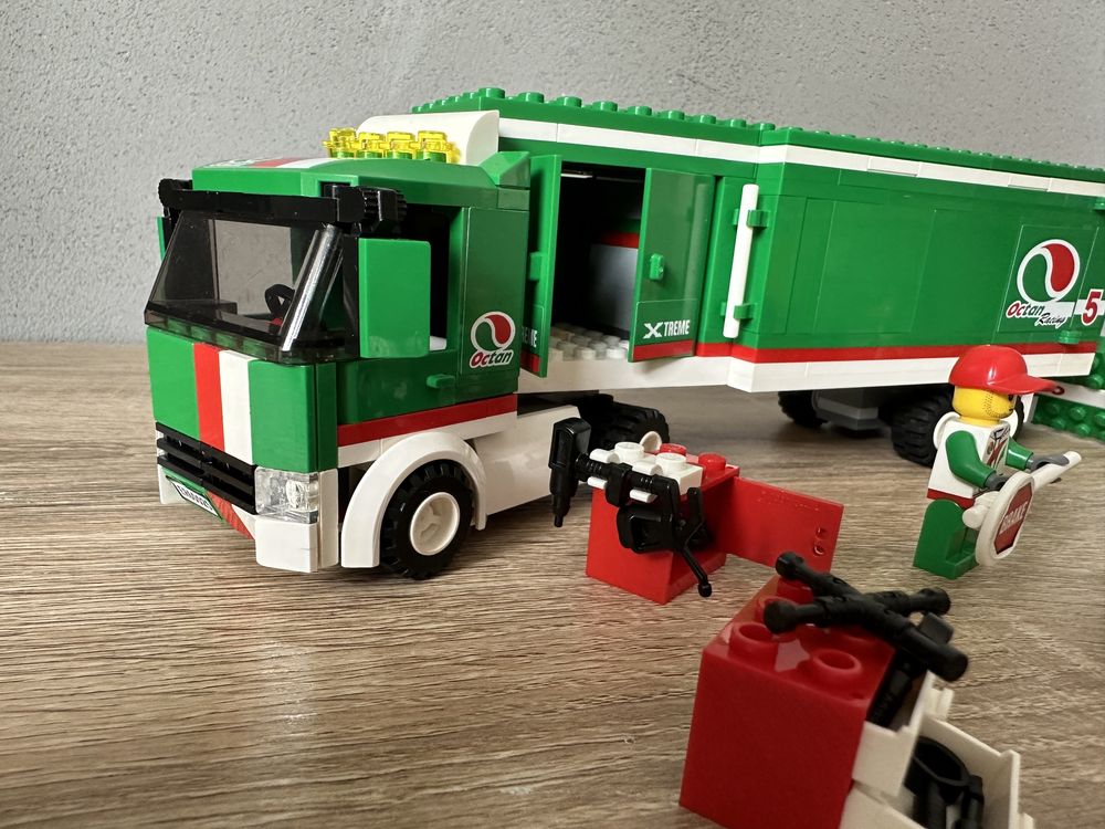 Zestaw Lego nr 60025 - Grand Prix Truck