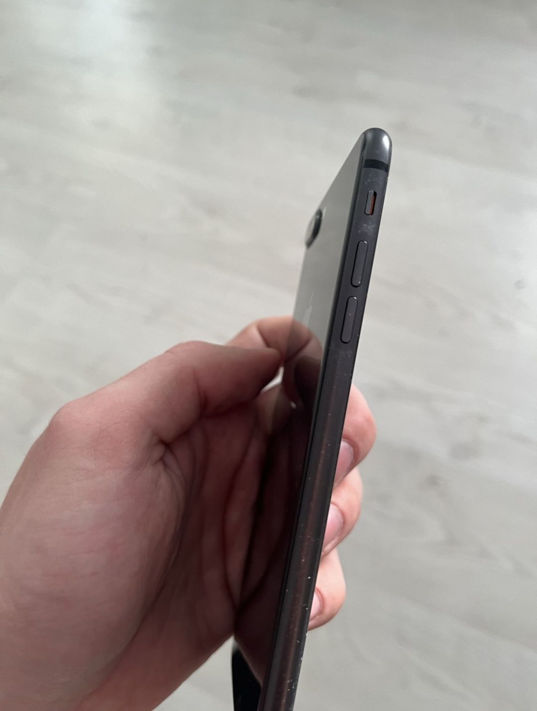 Iphone 8 plus 
Продаю бо мав можливість купити більш нову м