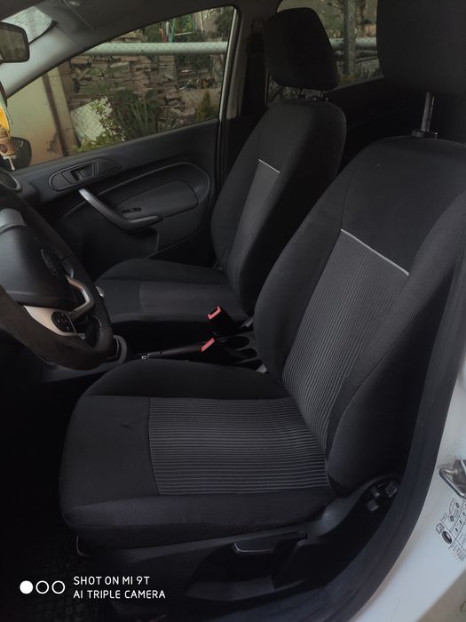 Продам автомобіль Ford fiesta 2010