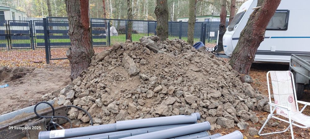 Oddam glinę z wykopu