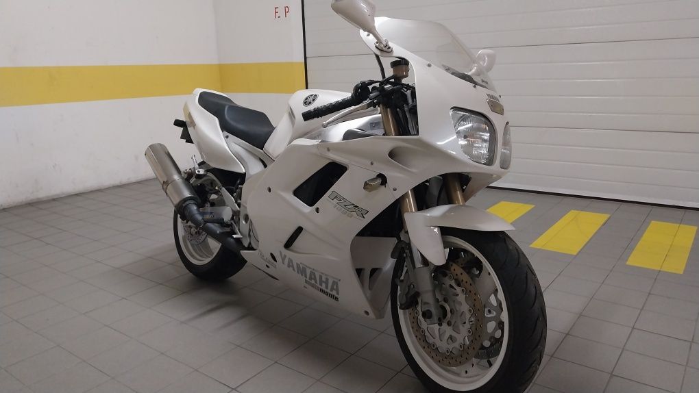 Yamaha FZR 1000 EXUP