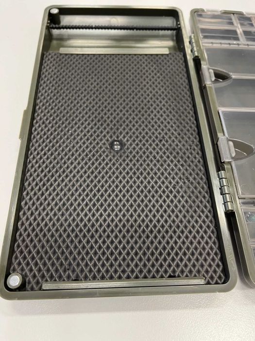 Pudełko na przypony i akcesoria.