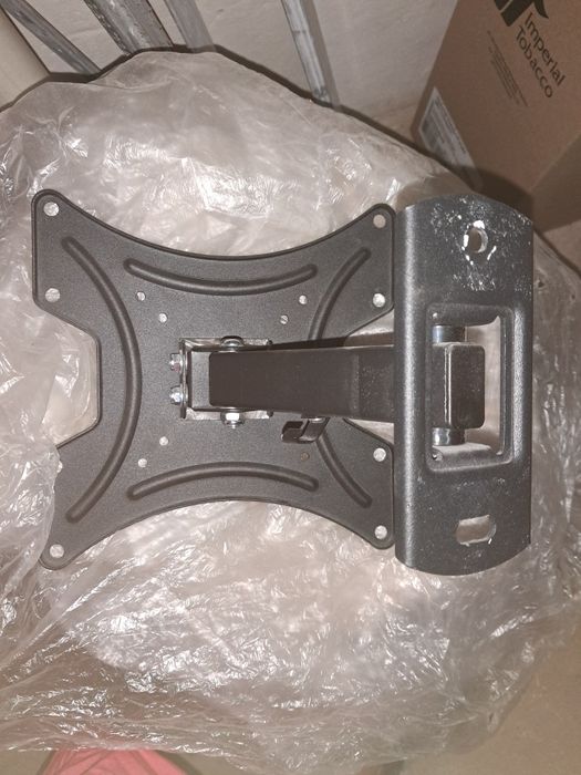 Кріплення підвіс кронштейн для телевізора