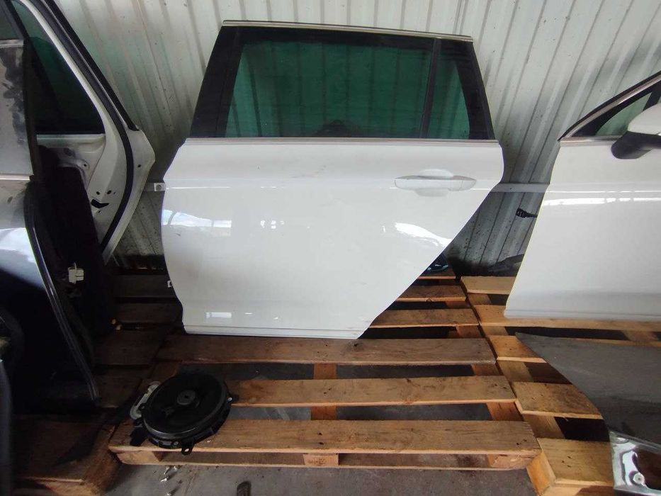 Дверь левая, правая передняя,задняя Volkswagen VW Passat ,B8