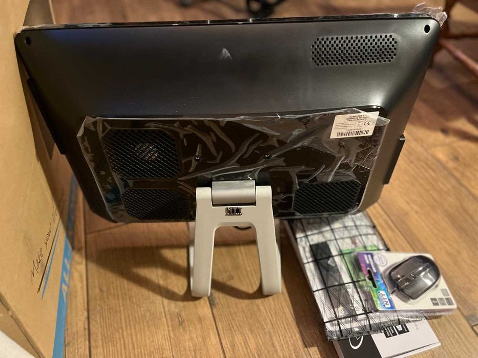 NOWY OKAZJA Komputer NTT All-in-One 21,5'' nowy i3-6100